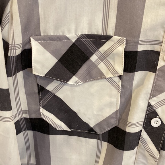 NWOT women’s button down shirt - Picture 3 of 5